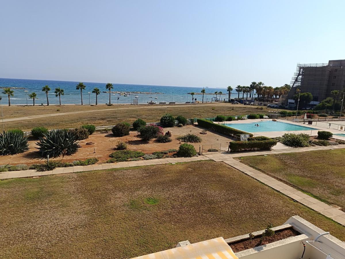 Julie'S Beach House Ворокліні Екстер'єр фото