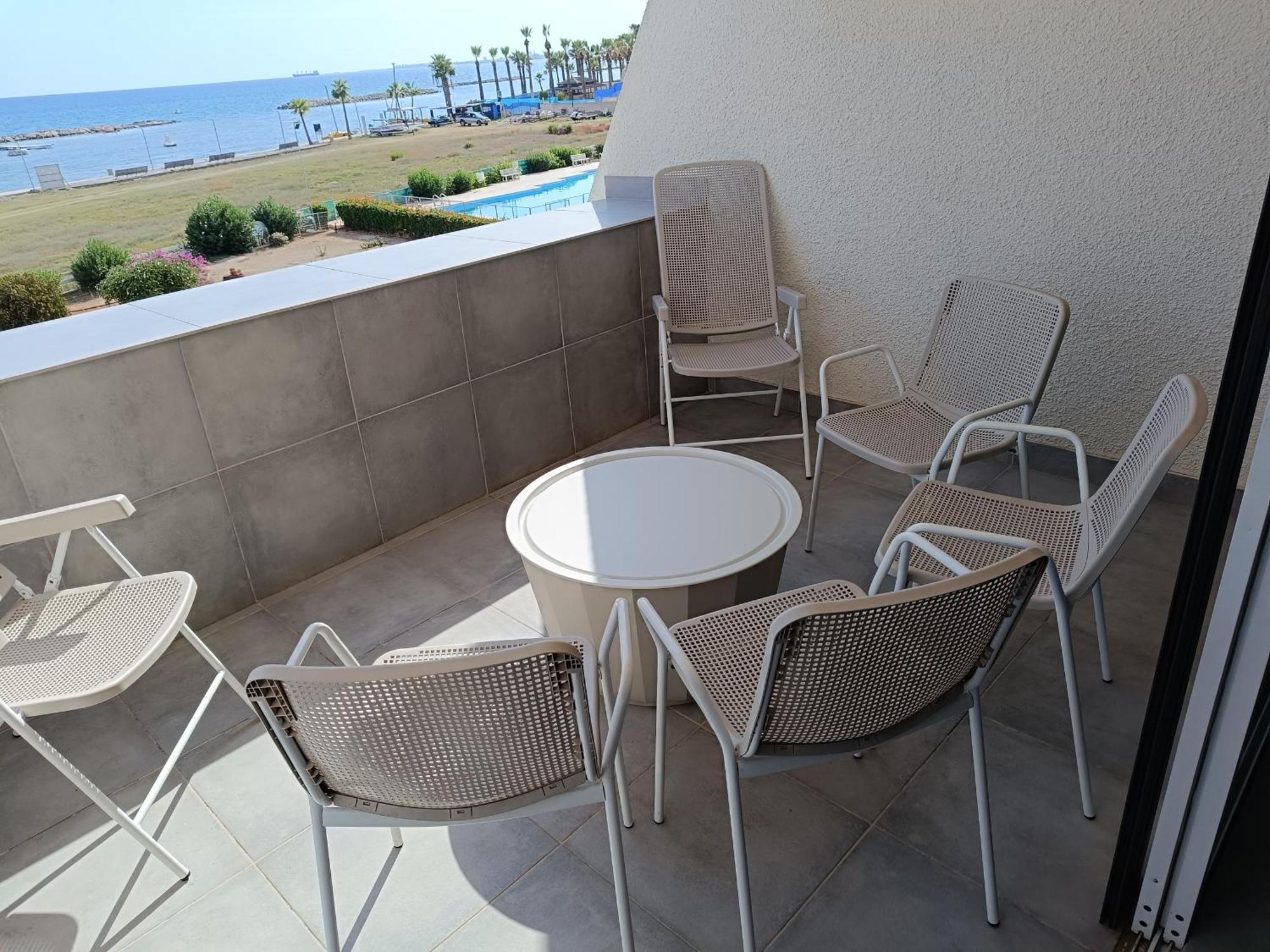 Julie'S Beach House Ворокліні Екстер'єр фото
