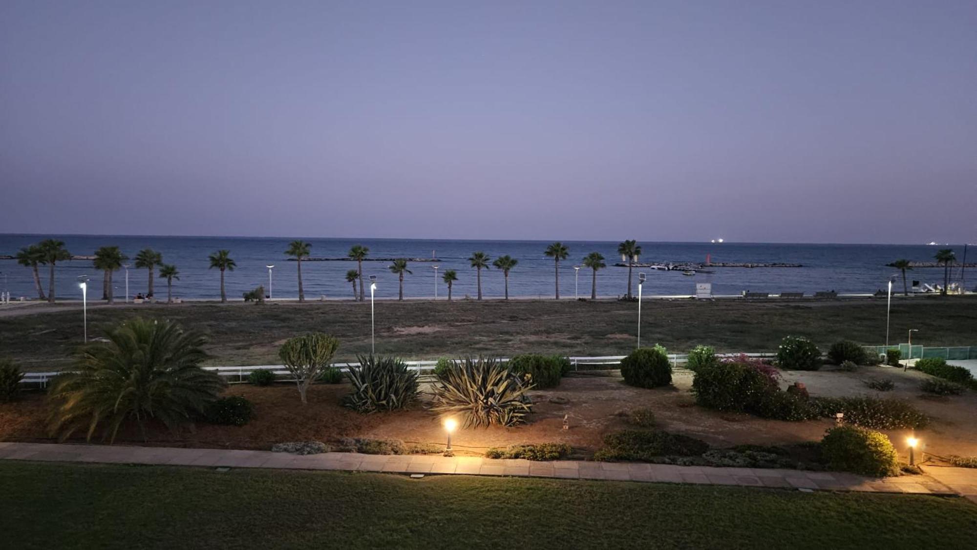 Julie'S Beach House Ворокліні Екстер'єр фото