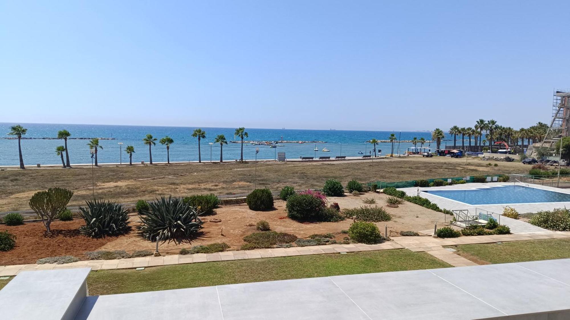 Julie'S Beach House Ворокліні Екстер'єр фото