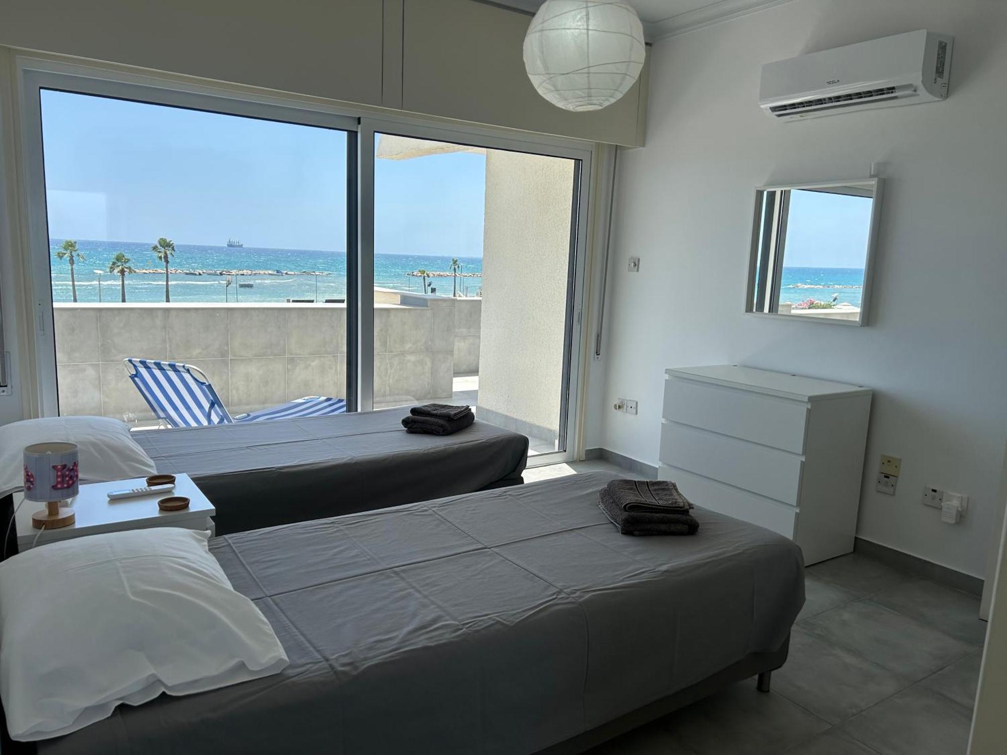 Julie'S Beach House Ворокліні Екстер'єр фото